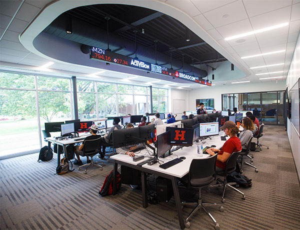 Barney School of Business Lincoln Trading Room and Analytics Lab